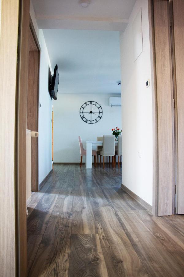 Timeless Apartment กอสปิช ภายนอก รูปภาพ